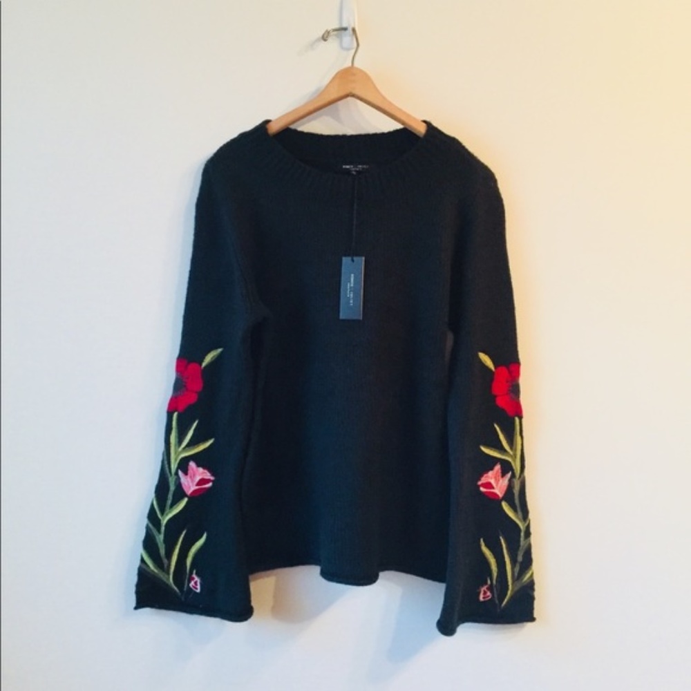 { ROMEO + JULIET } Dark Green Embroidered Sweater - Picture 2 of 3